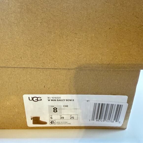 Ugg Woman’s Chestnut Mini Bailey Bow II Sheepskin Lined Winter Boots- Size 8 - Picture 8 of 8
